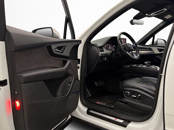 Audi SQ7 16 of 30