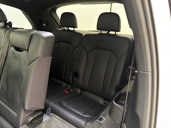 Audi SQ7 25 of 30