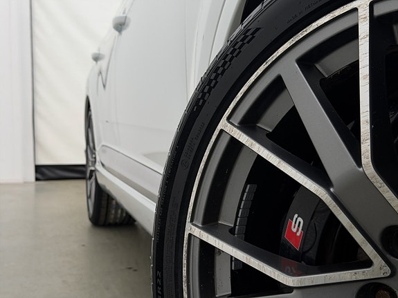 Audi SQ7 10 of 30