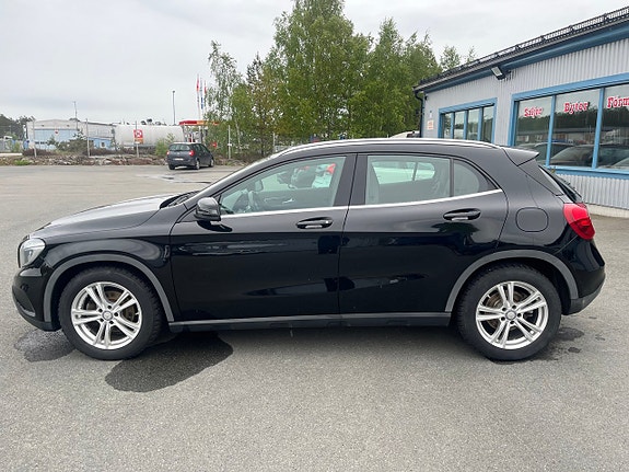 Mercedes-Benz GLA220 d 4 of 5