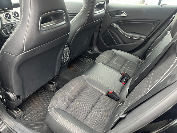 Mercedes-Benz GLA220 d 8 of 12