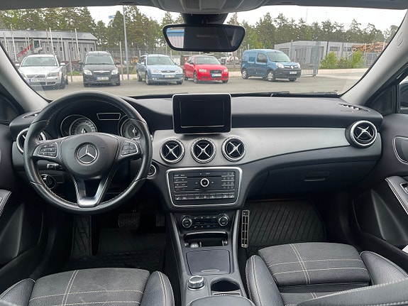 Mercedes-Benz GLA220 d 9 of 12