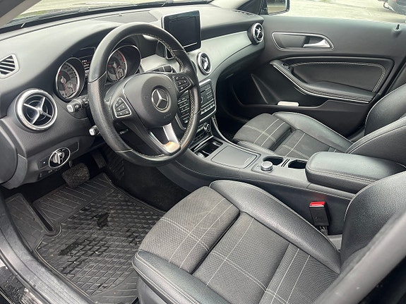 Mercedes-Benz GLA220 d 7 of 12