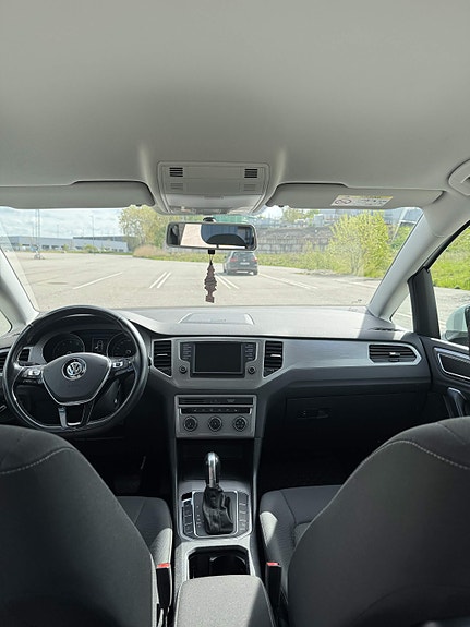 Volkswagen Golf Sportsvan 5 of 5