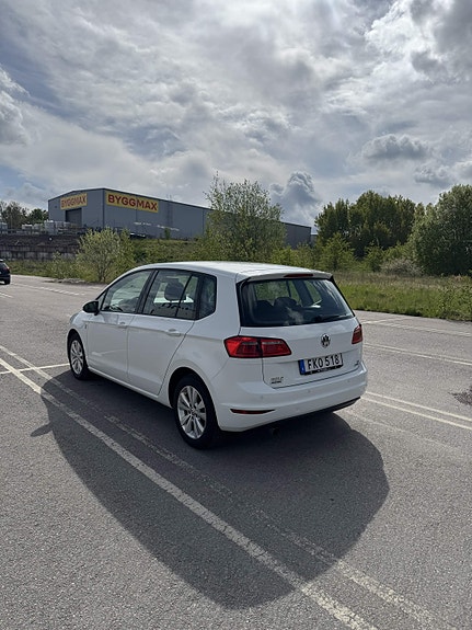 Volkswagen Golf Sportsvan 3 of 5