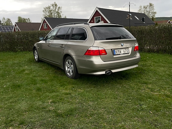 BMW 520d 3 of 5