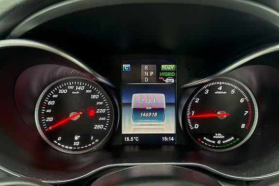 Mercedes-Benz C350 13 of 18