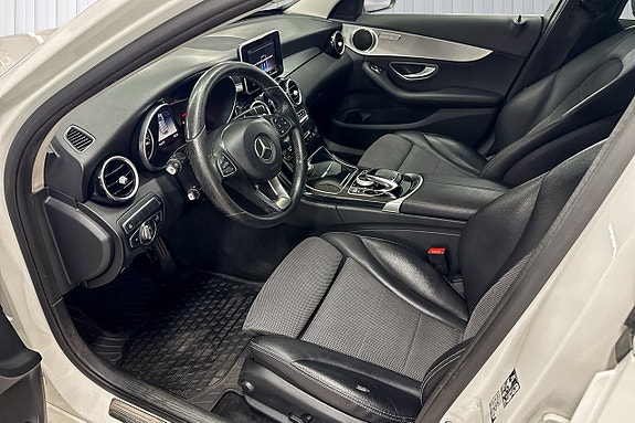 Mercedes-Benz C350 15 of 18