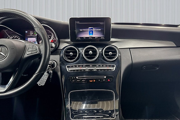 Mercedes-Benz C350 10 of 18