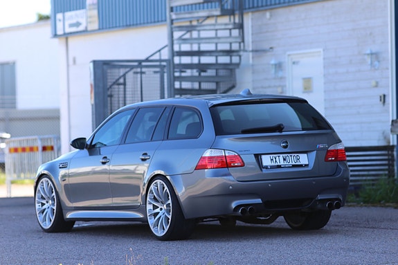 BMW M5 4 of 5