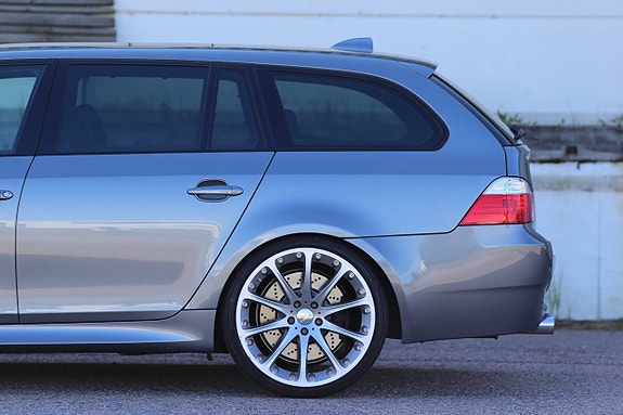 BMW M5 3 of 5