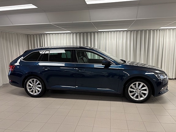 Skoda Superb 2 of 5
