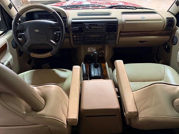 Land Rover Discovery 8 of 17