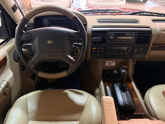 Land Rover Discovery 9 of 17