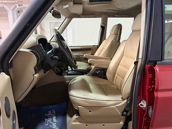 Land Rover Discovery 7 of 17