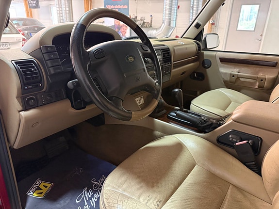 Land Rover Discovery 6 of 17