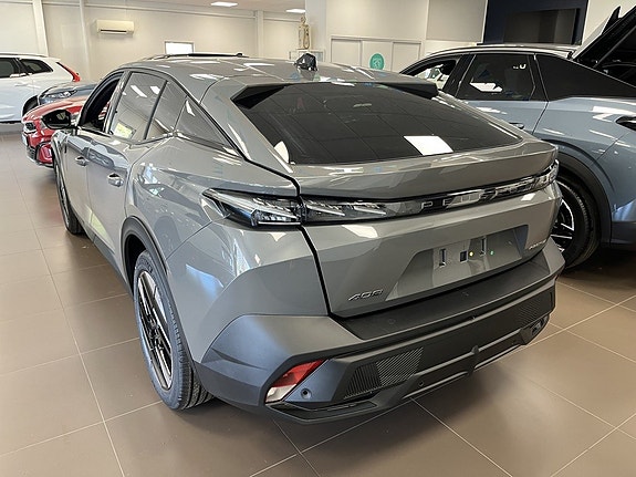 Peugeot 408 3 of 5