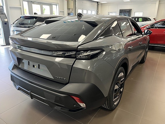 Peugeot 408 4 of 5