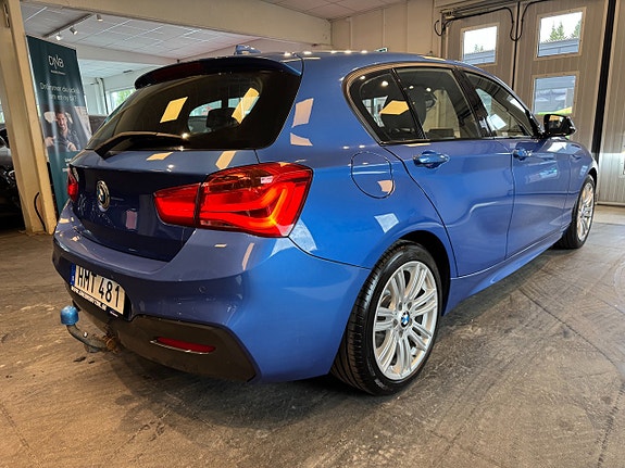 BMW 118i 4 of 5