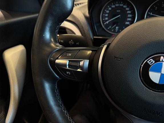 BMW 118i 16 of 24