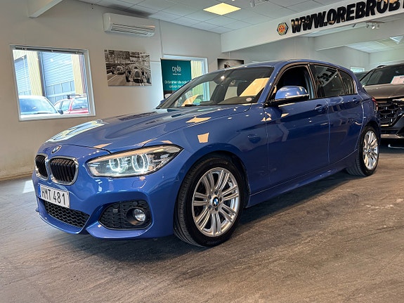 BMW 118i 2 of 5