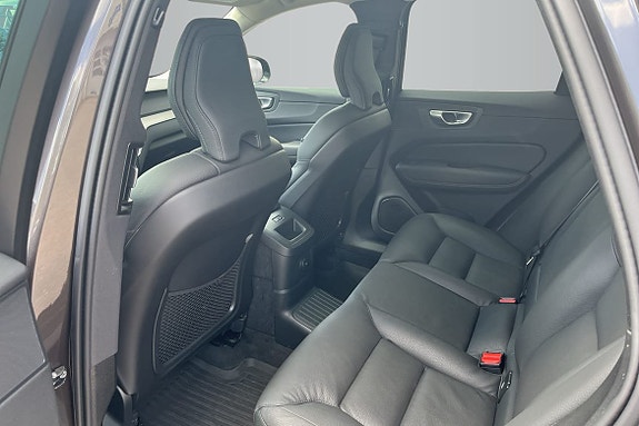 Volvo XC60 11 of 15