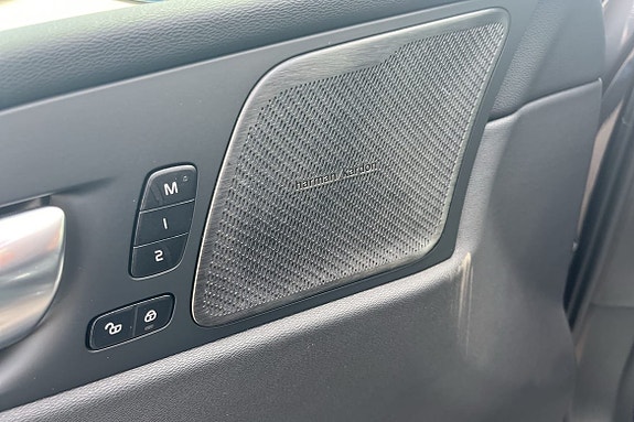 Volvo XC60 15 of 15