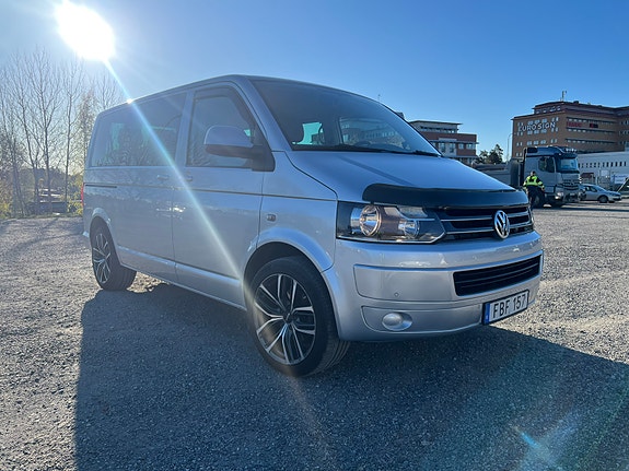 Volkswagen Caravelle 3 of 5