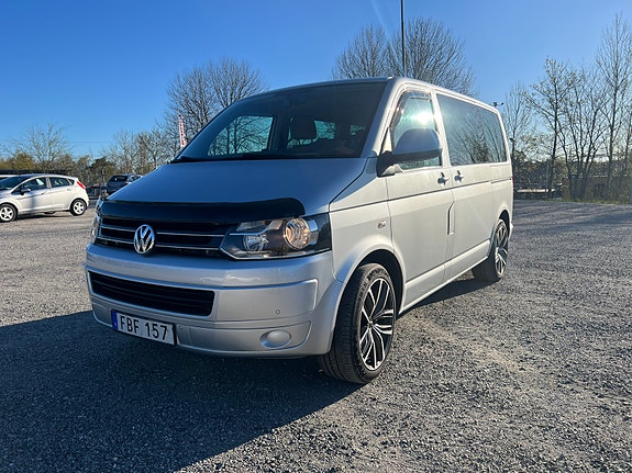 Volkswagen Caravelle 2 of 5