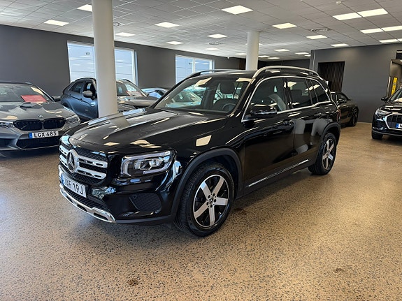Mercedes-Benz GLB200 d 3 of 23