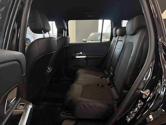 Mercedes-Benz GLB200 d 18 of 23