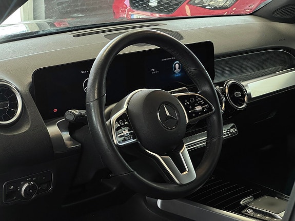 Mercedes-Benz GLB200 d 13 of 23