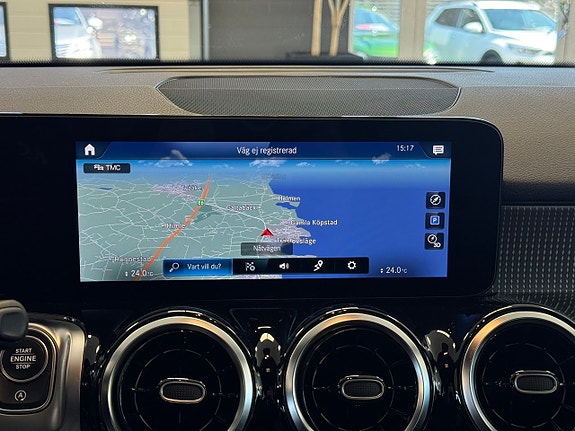 Mercedes-Benz GLB200 d 11 of 23