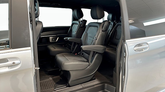 Mercedes-Benz V300 d 5 of 12