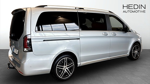 Mercedes-Benz V300 d 2 of 12
