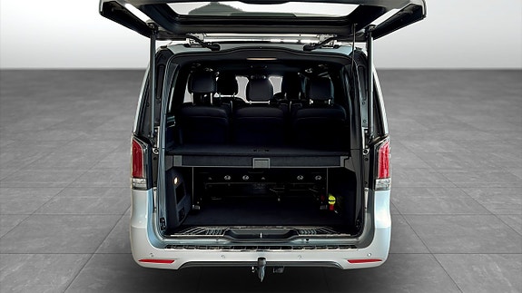 Mercedes-Benz V300 d 10 of 12