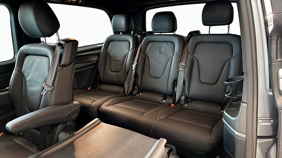 Mercedes-Benz V300 d 12 of 12