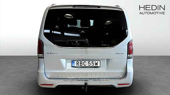 Mercedes-Benz V300 d 7 of 12