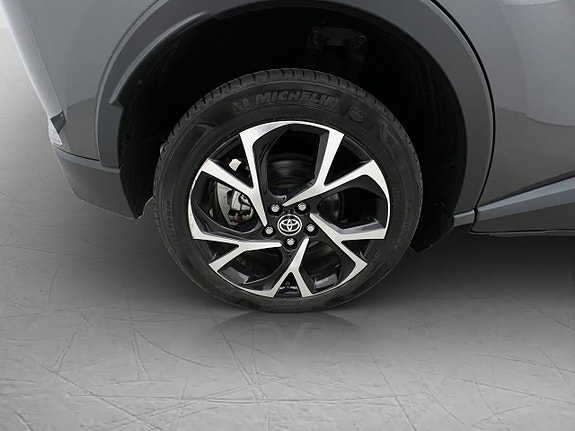 Toyota C-HR 30 of 30