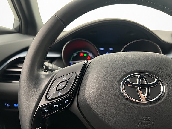 Toyota C-HR 16 of 30