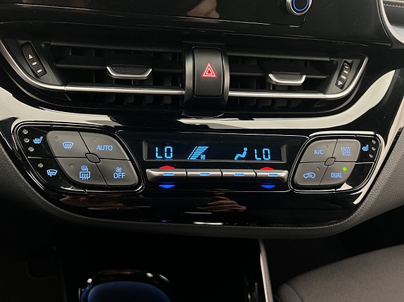 Toyota C-HR 24 of 30