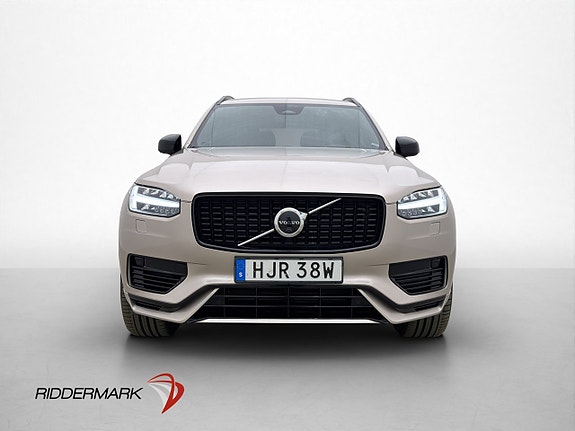Volvo XC90 2 of 5