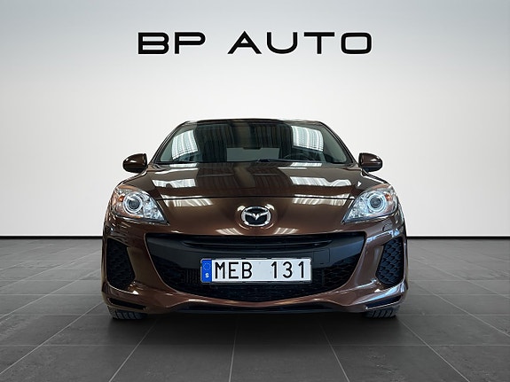 Mazda 3 4 of 5