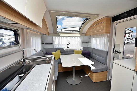Adria 613 UT Adora, Queenbed 19 of 25