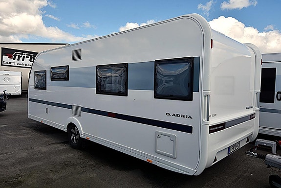 Adria 613 UT Adora, Queenbed 2 of 5