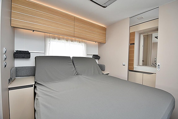 Adria 613 UT Adora, Queenbed 13 of 25
