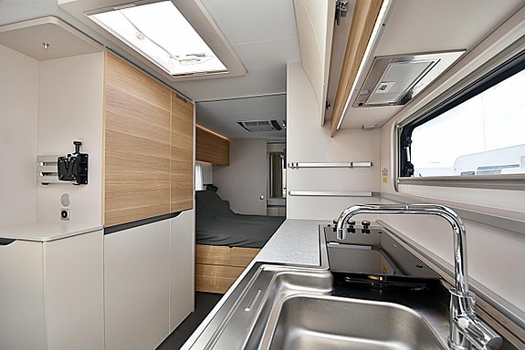 Adria 613 UT Adora, Queenbed 11 of 25