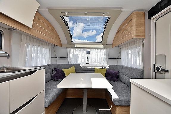 Adria 613 UT Adora, Queenbed 20 of 25