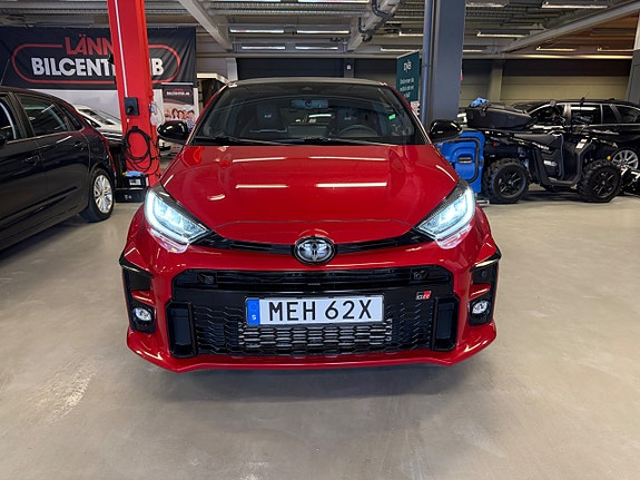 Toyota Yaris 3 of 5