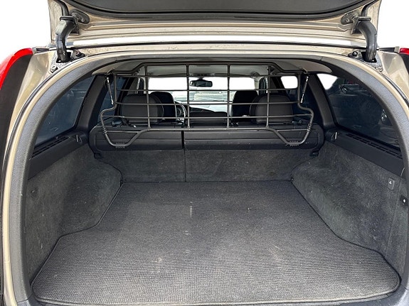 Volvo XC70 13 of 21